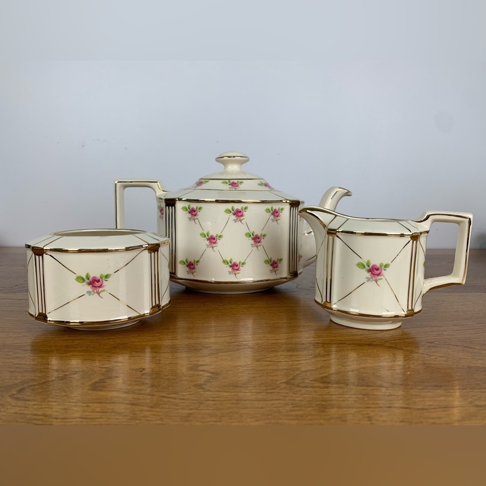 Sadler Teapot Creamer Sugar Bowl set Ditsy Rose Rosebud Vintage England Elegant